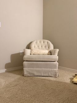 Off white swivel chair