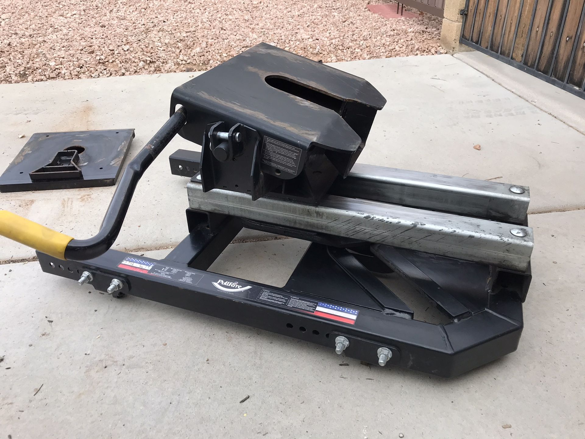 Pullrite 5th wheel auto slider hitch for Sale in Mesa, AZ OfferUp