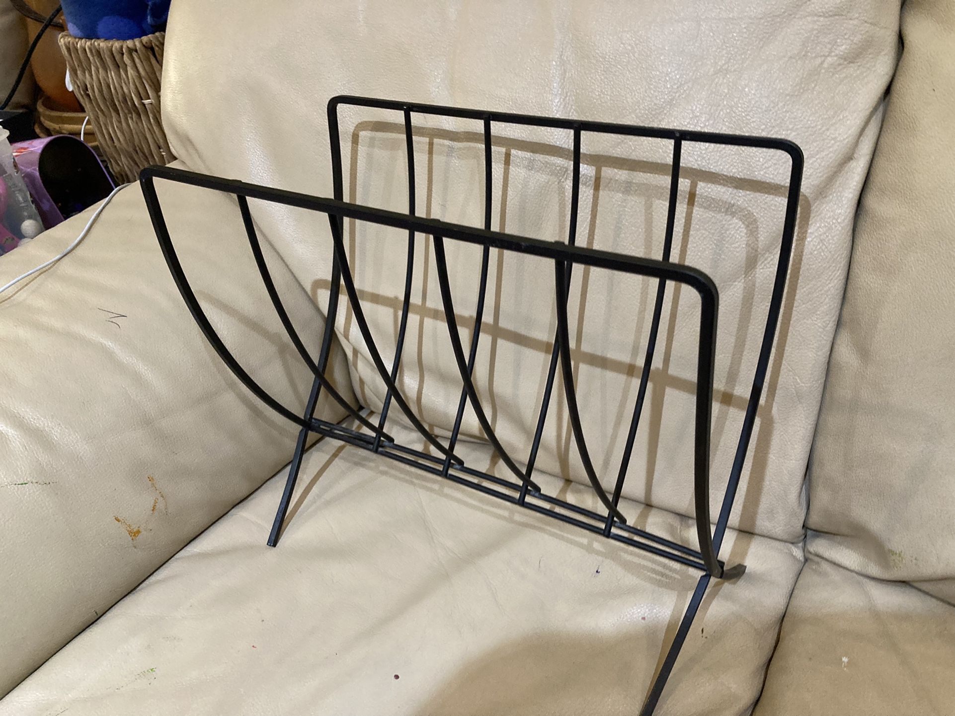 Metal Magazine Rack 