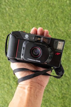 Minolta Freedom Dual AF 35mm film camera