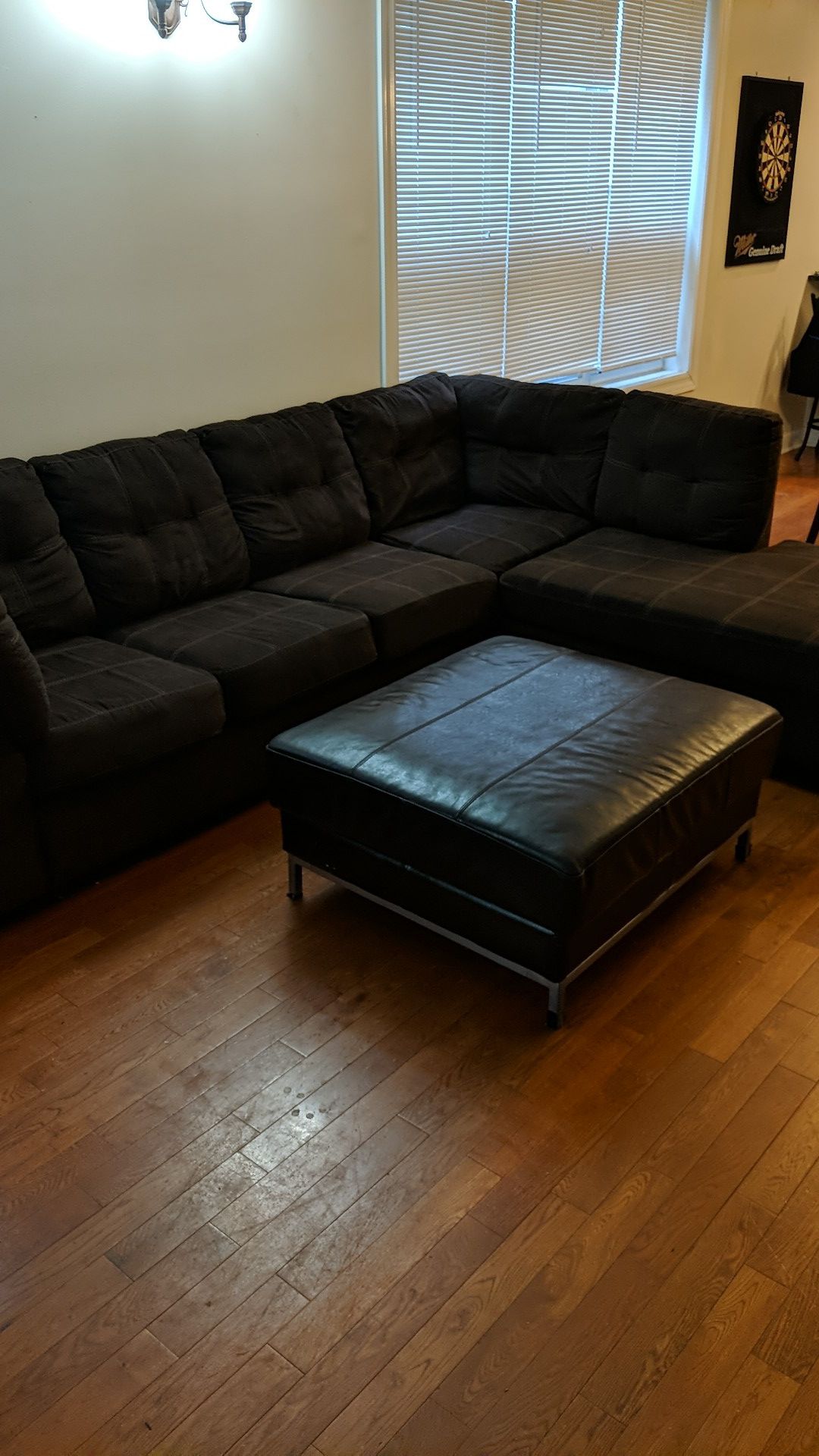Brown sectional couch. Great condition!