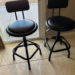 Confortable and Adjustable Bar Stool $27 Each 