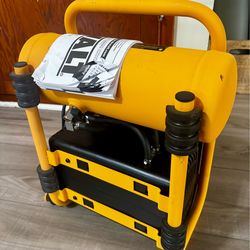 DeWALT D55140 AIR COMPRESSOR
