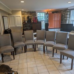 7 Dining Room chairs good Condition 