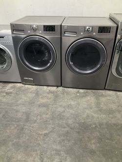 Set Washer and Dryer Gas