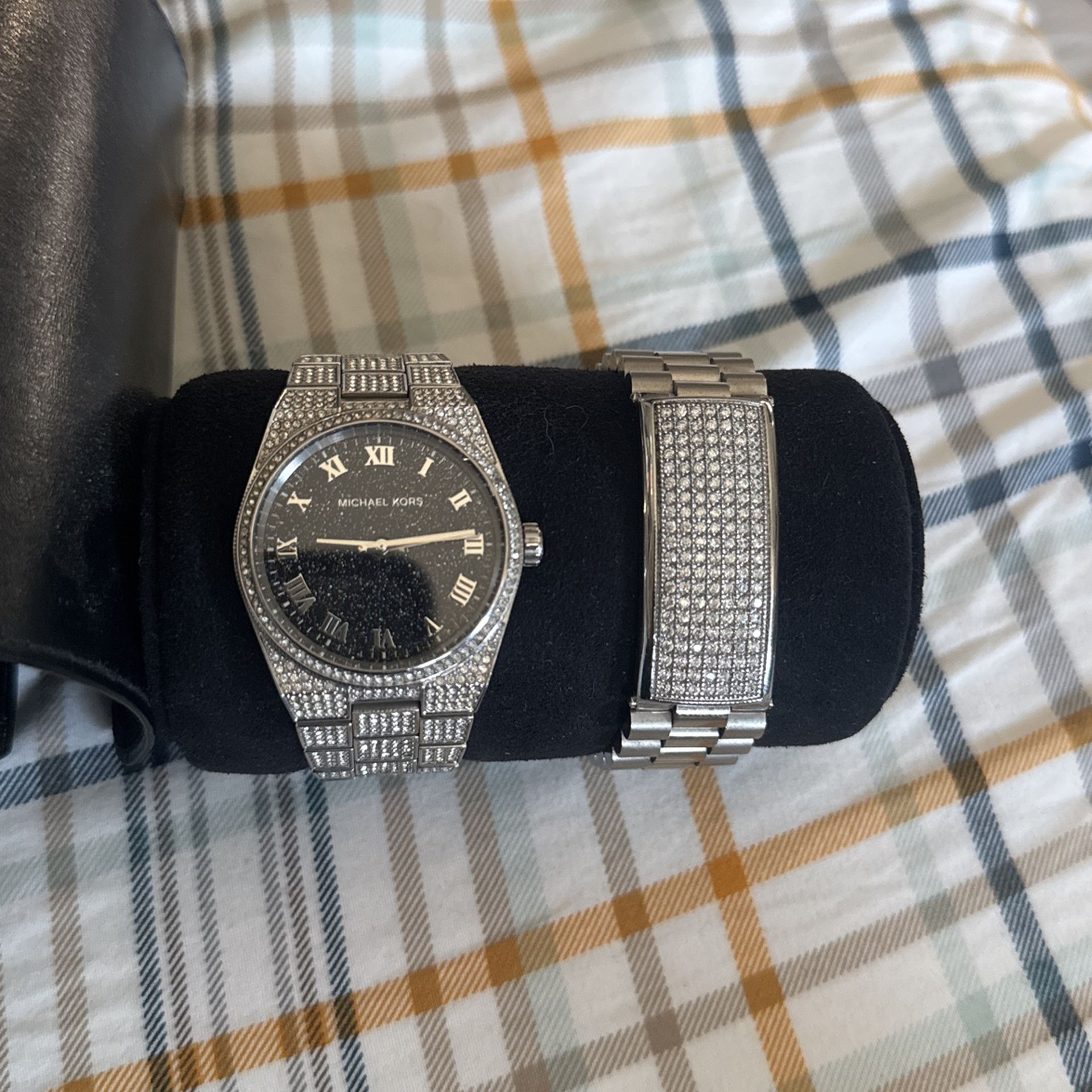 MK Watch And Bracelet Send Offer Not Free