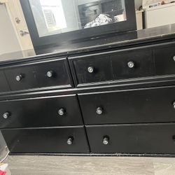 BEDROOM SET FOR SALE