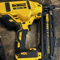 Nail Gun Dewalt 16 G