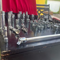 76 Snap-on pieces