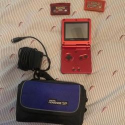 Gameboy sp w/ pokemon Games
