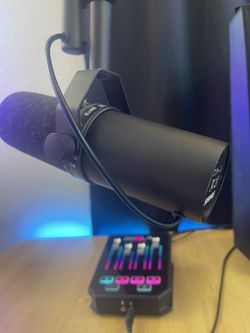Shure SM7B Bundle (GoXLR Mini & Cloud lifter)