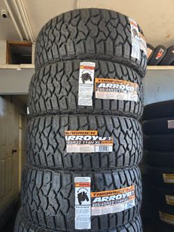 285 45 22 RT Arroyo Tires Con 50,000 millas de Garantía