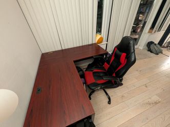 L shaped computer table and chair