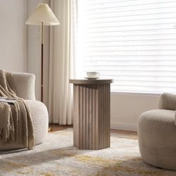 Modern Fluted End Table – Round Side Table / Nightstand (Gray Wood)