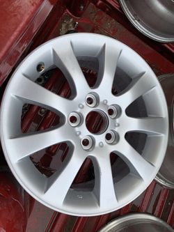Lexus ES 16 inches wheel 1 only