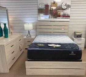 Queen Room Set