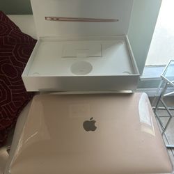 LIKE NEW MacBook Air 256 GB  Retina ( read description below). SALE. $950. O.B.O. 🎈