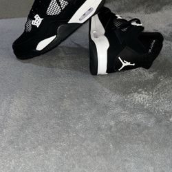 Jordan 4 Blak White