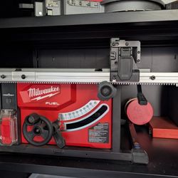 Milwaukee M18 Table Saw 8-1/4"