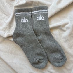 Alo Yoga Unisex Throwback Half Crew Socks Grey