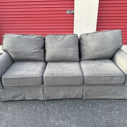 Comfy Gray Sofa Couch 🔥🔥
