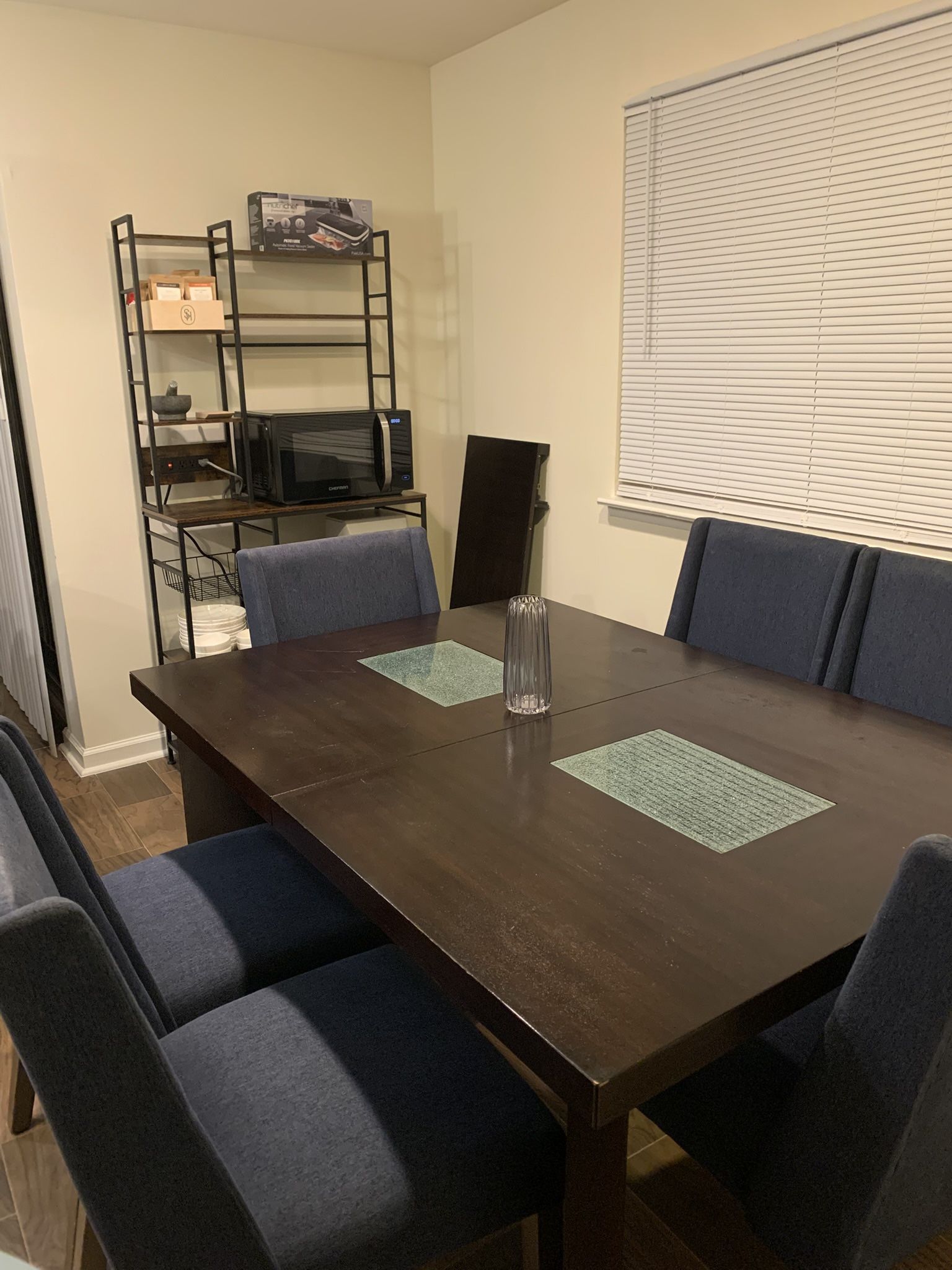 Large Solid Wood Dining Room Table w/Chairs and Leaflet