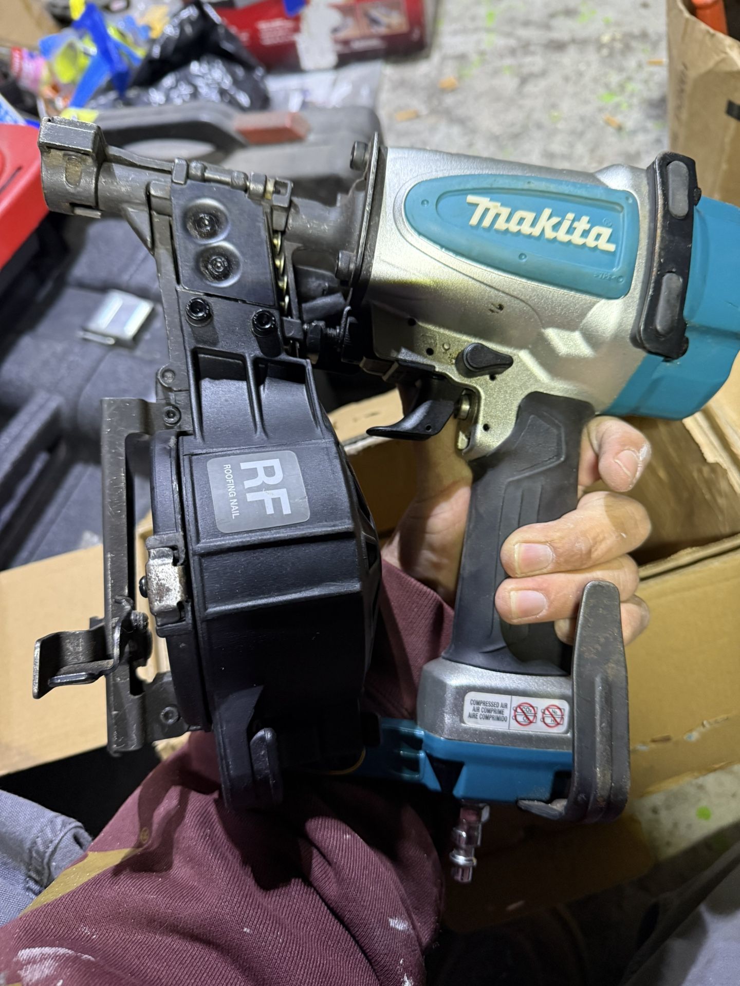 Makita Roofing Gun