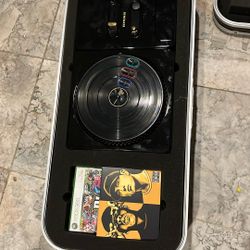 DJ Hero Renegade Edition turntable for Xbox