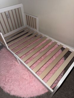 Toddler bed