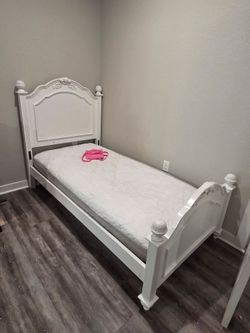 TWIN SIZE GIRLS BED