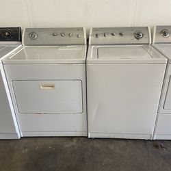Whirlpool Washer And Dryer Set