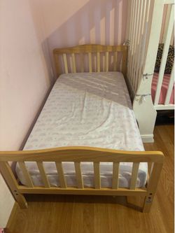 Toddler bed