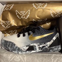 Nike Kobe 9 EM Low Mambacita Low Kids Size 1 Youth