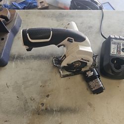 Makita 3" Circular Saw With Battery And Charger 