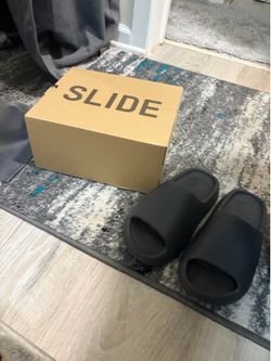 Onyx yeezy slides size men’s 6 us