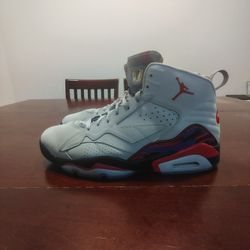 Air Jordan 6 Retro “PSG Light Bone” – Size 12
Clean, crisp, and cold. These are straight 🔥 for summer/fall rotation.