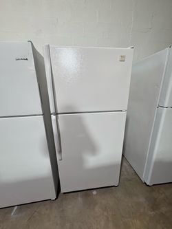 Whirlpool White Top-Freezer Refrigerator