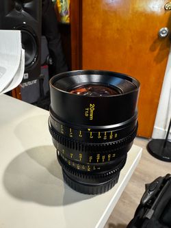 Mitakon Speedmaster 20mm T1.0 Lens (RF mount)