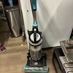 BISSELL CleanView Swivel upright vacuum cleaner. 