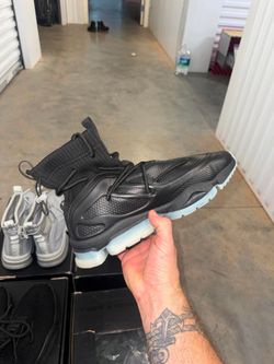SIA Collective VULTR LUX HIGH "CLOAK" HIGH