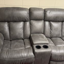 Reclining Loveseat/couch
