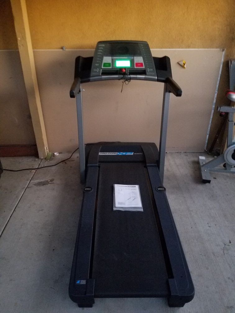 Like New Proform XP 550 Treadmill for Sale in Oxnard, CA OfferUp