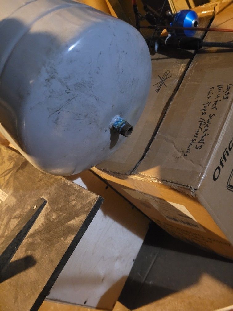 HONEYWELL

4.4 Gallons TK 300-30  Series Boiler Expansion Tank