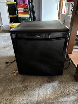 Mini fridge