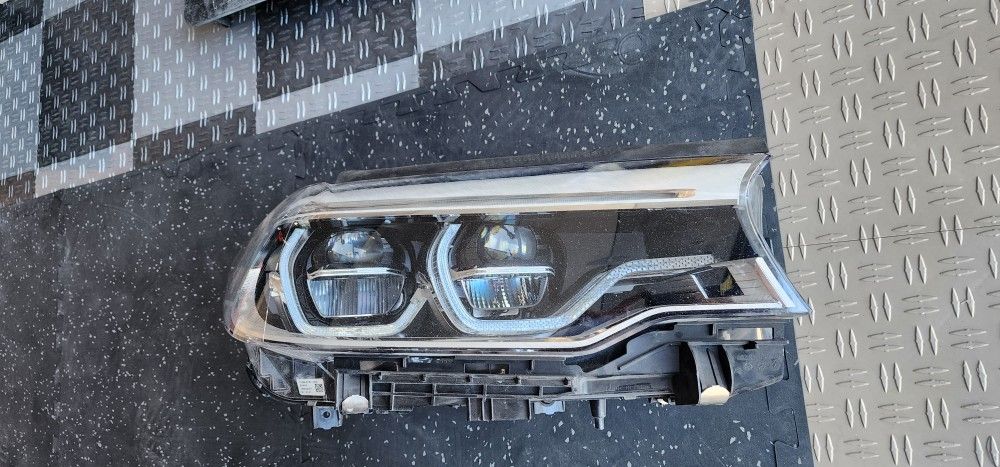Bmw 5 Series G30 Passenger Headlight
