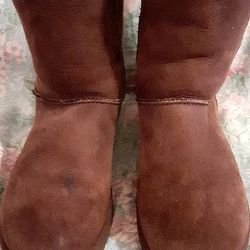 UGG**WOMEN'S BOOT'S**Sz W 11**DARK BROWN