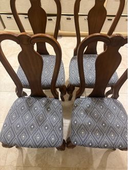 6 Dining chairs - 4 without arms and 2 with