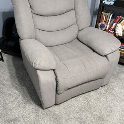 Jensen Beach Power Recliner from Rooms to Go