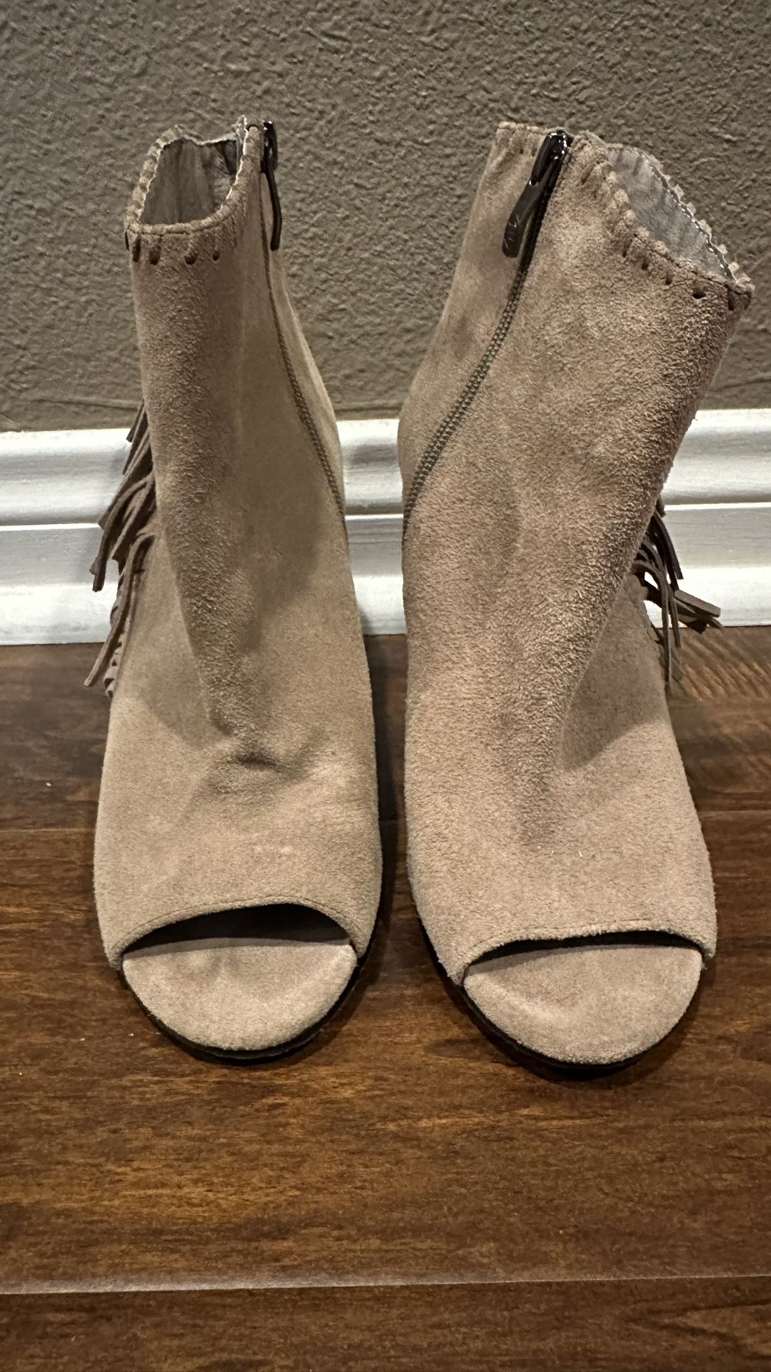 Vince Camuto taupe suede open boot