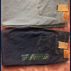 WOMENS LEVI JEANS 